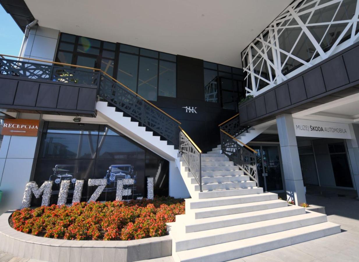 Hotel Kole Cacak Exterior photo