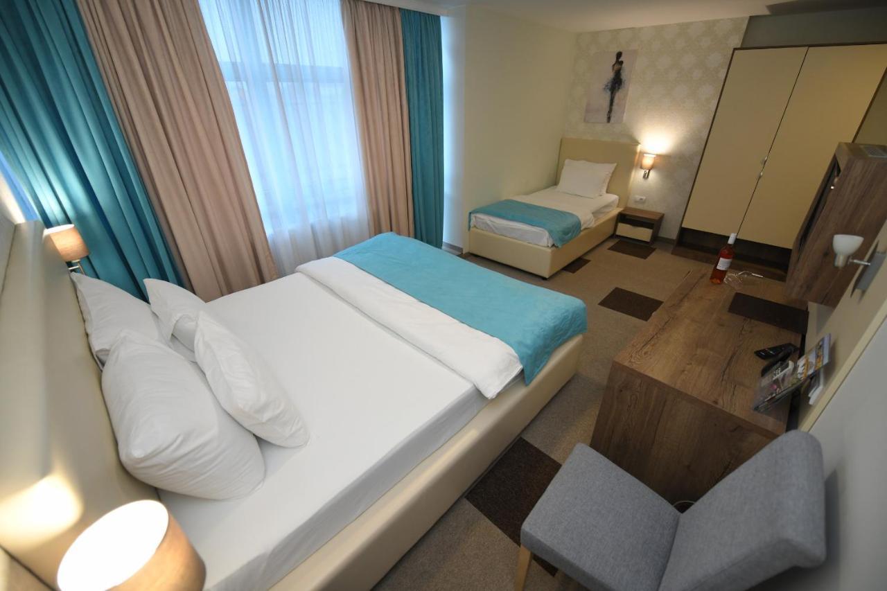Hotel Kole Cacak Exterior photo