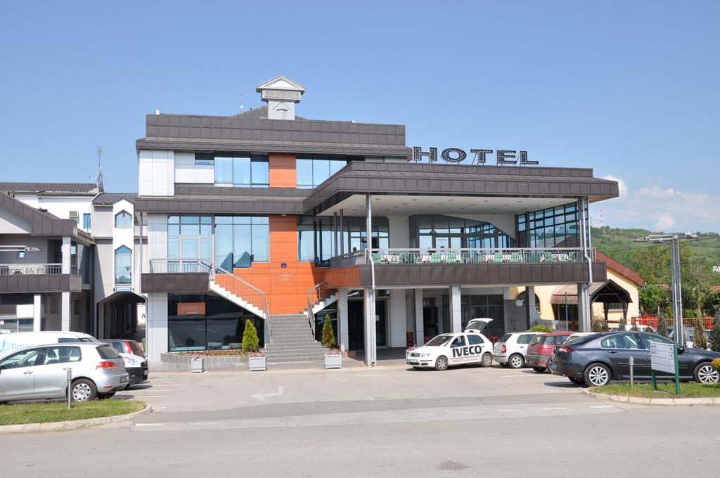 Hotel Kole Cacak Exterior photo