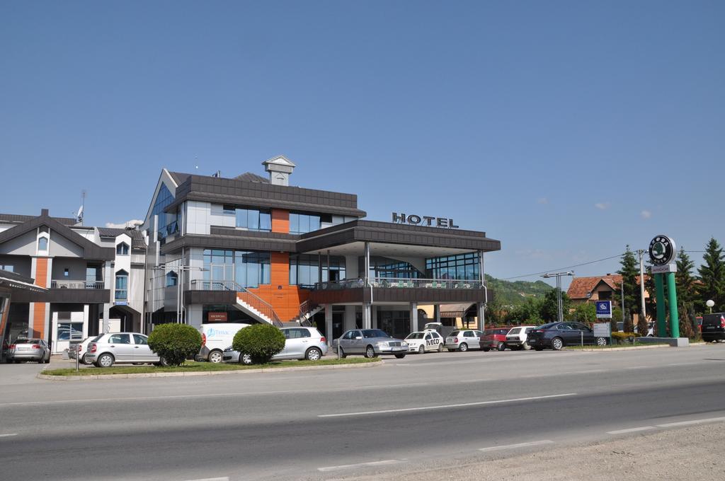 Hotel Kole Cacak Exterior photo